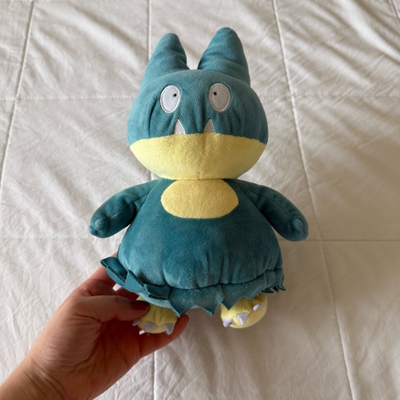 Pokemon Other - Pokémon Character and Yellow Plush Toy